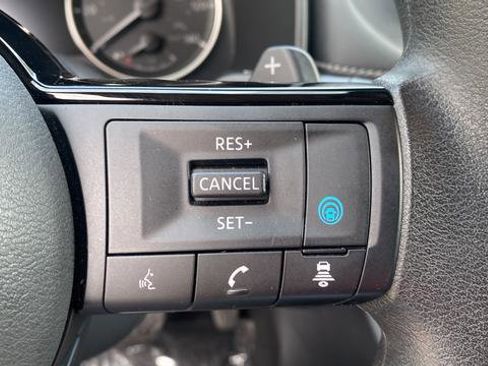 Used 2023 Nissan Rogue SV AWD/4WD image 28
