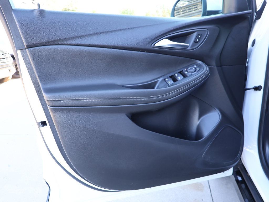 Used 2024 Buick Encore GX Sport Touring w/ Comfort Package AWD/4WD image 11