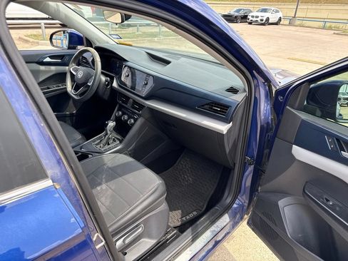 Used 2023 Volkswagen Taos SE FWD image 15