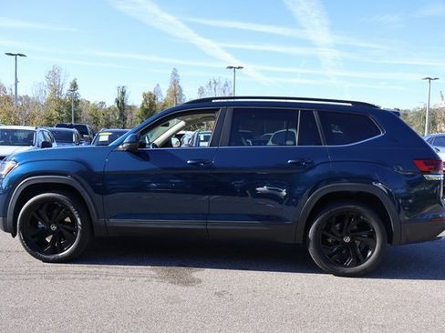 Certified 2022 Volkswagen Atlas SE image 4