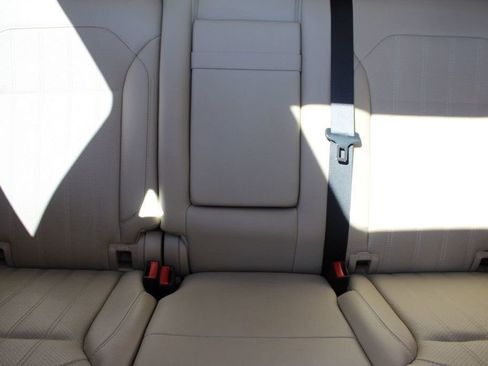 Used 2016 Mercedes-Benz GLE 350 4MATIC w/ Premium Package image 18