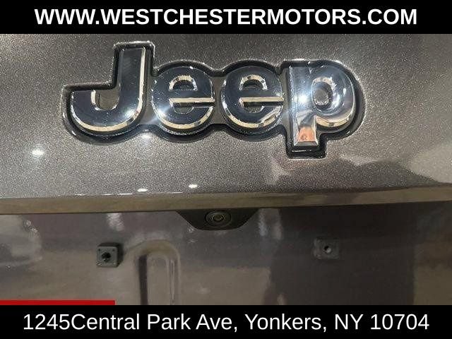 Used 2021 Jeep Grand Cherokee Laredo AWD/4WD image 24
