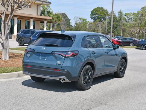 Used 2025 Honda HR-V Sport image 4
