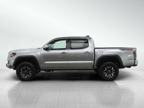 Used 2022 Toyota Tacoma TRD Off-Road image 2