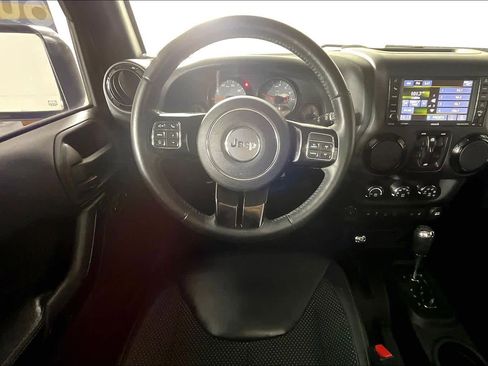 Used 2016 Jeep Wrangler Unlimited Sahara AWD/4WD image 6