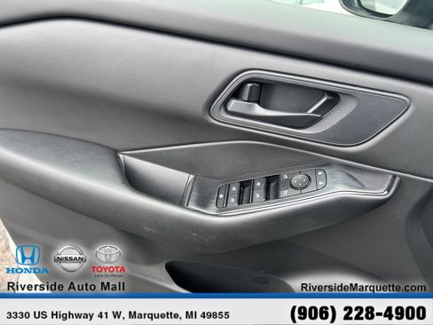 Used 2024 Nissan Rogue S image 23