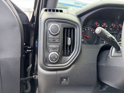 Used 2025 GMC Sierra 1500 Pro w/ Pro Value Package AWD/4WD image 17