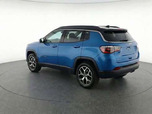 Used 2025 Jeep Compass Limited image 6