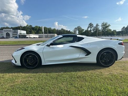 Used 2025 Chevrolet Corvette Stingray Coupe w/ Z51 Performance Package RWD image 4