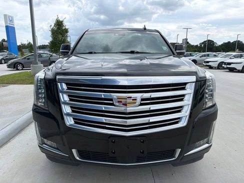 Used 2020 Cadillac Escalade ESV Platinum RWD image 2