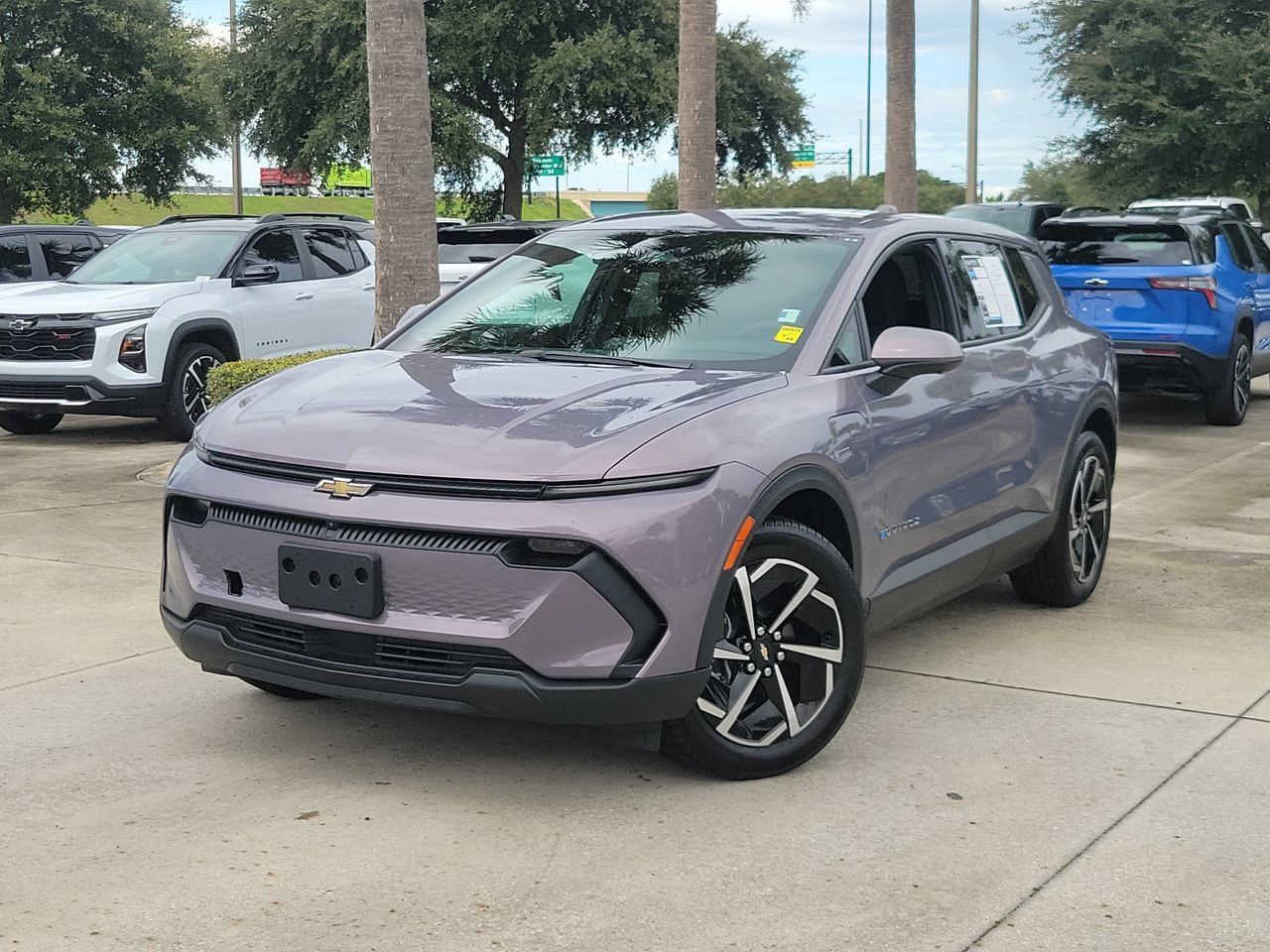 Used 2026 Chevrolet Equinox EV LT w/ Comfort Package AWD/4WD image 1