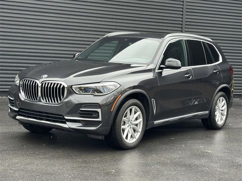Used 2022 BMW X5 xDrive40i w/ Executive Package image 1