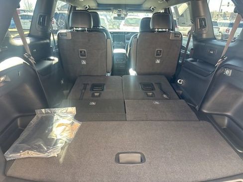 New 2025 Jeep Grand Cherokee L Limited image 12