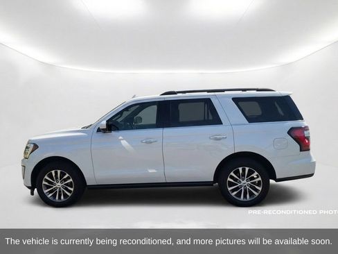 Used 2018 Ford Expedition Limited w/ Equipment Group 301A AWD/4WD image 9