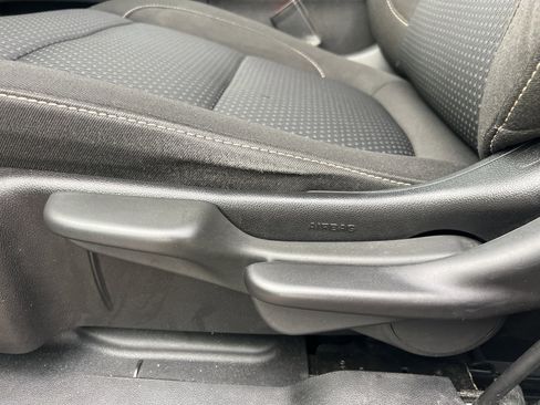 Used 2020 GMC Acadia SLE image 23