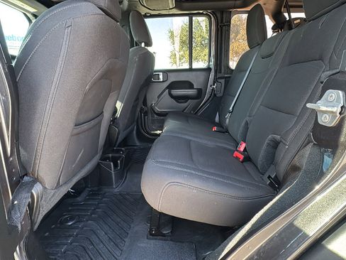 Used 2022 Jeep Wrangler Unlimited Sport image 13