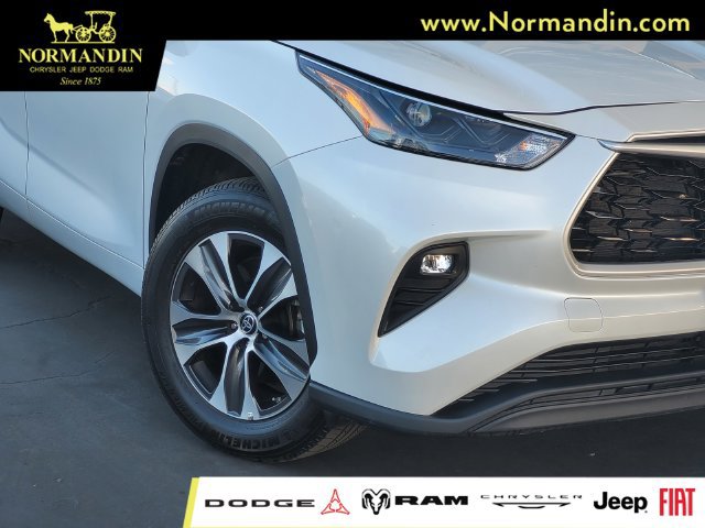Used 2022 Toyota Highlander XLE FWD image 5