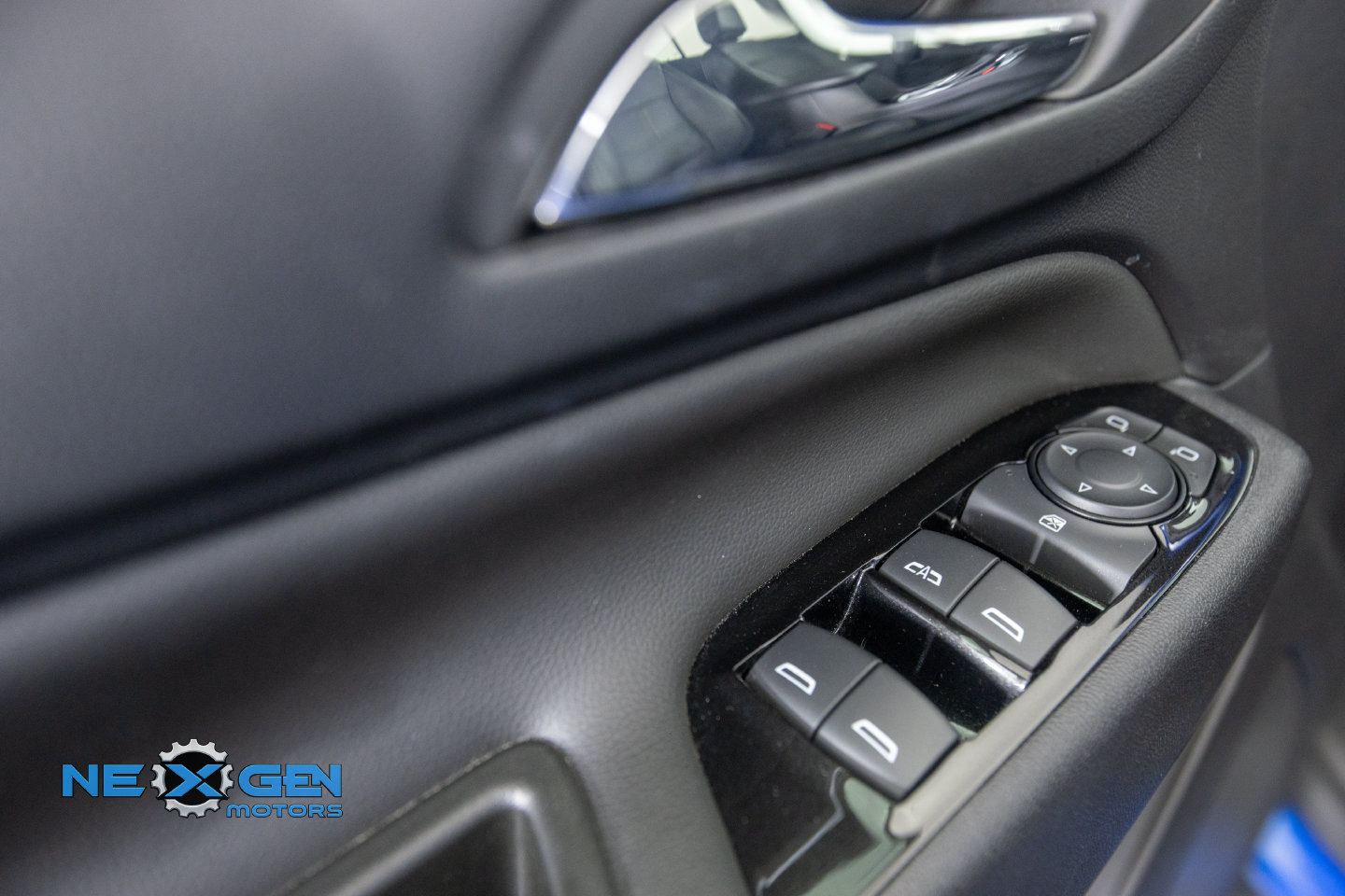 Used 2024 Chevrolet Equinox Premier AWD/4WD image 13