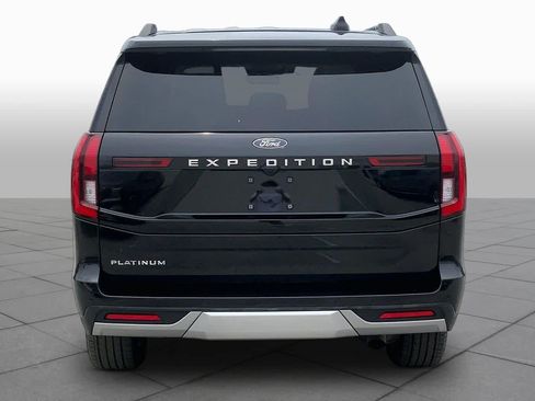 Used 2025 Ford Expedition Platinum w/ Driver's Package AWD/4WD image 5