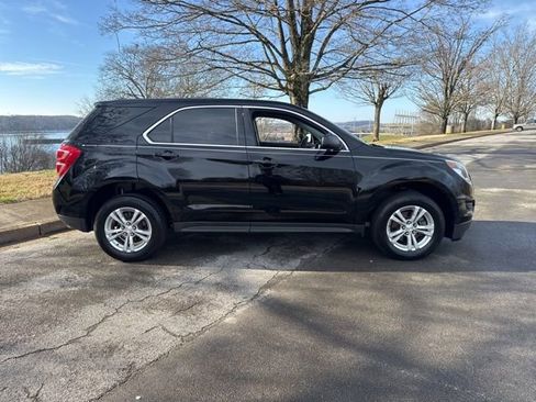 Used 2017 Chevrolet Equinox LS image 9