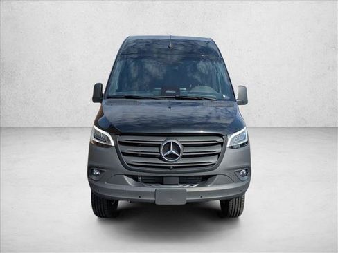 Used 2025 Mercedes-Benz Sprinter 2500 image 2