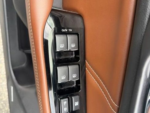 Used 2019 Subaru Outback 2.5i Touring AWD/4WD image 10