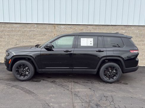 Used 2024 Jeep Grand Cherokee L Laredo image 46