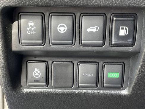 Used 2020 Nissan Rogue SL image 21