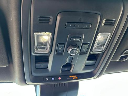 Used 2023 GMC Yukon XL Denali image 25