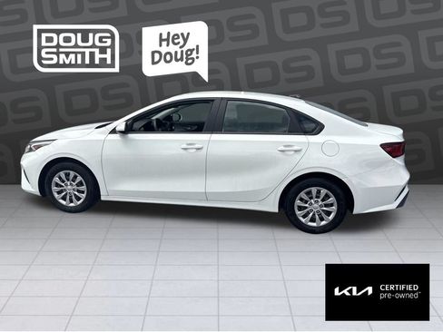 Certified 2022 Kia Forte Sedan FWD image 2