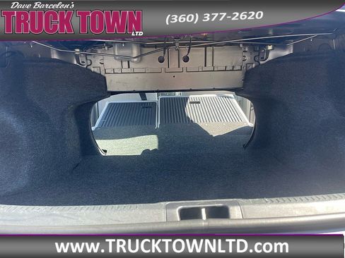 Used 2015 Toyota Camry LE FWD image 12