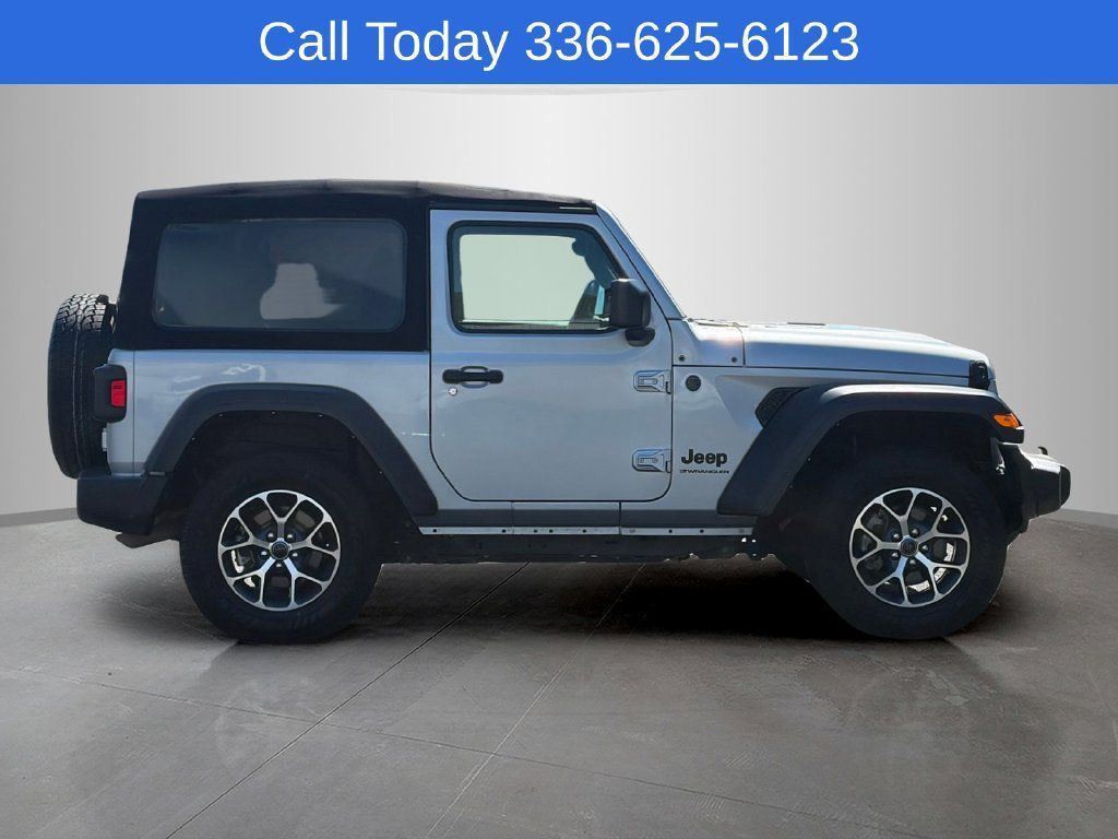 Used 2024 Jeep Wrangler Sport AWD/4WD image 6