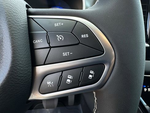 New 2026 Chrysler Voyager LX image 30