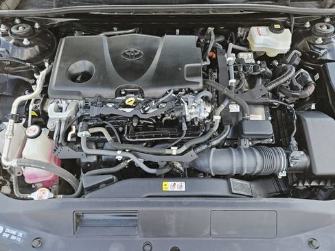 Used 2022 Toyota Camry SE w/ Convenience Package FWD image 30