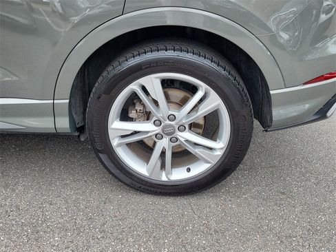 Used 2020 Audi Q3 2.0T Premium w/ Convenience Package image 8