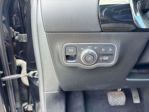 Used 2025 Mercedes-Benz GLA 250 4MATIC image 21