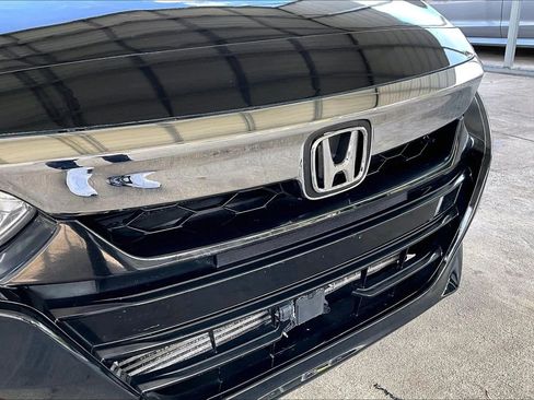 Used 2018 Honda Accord EX image 30