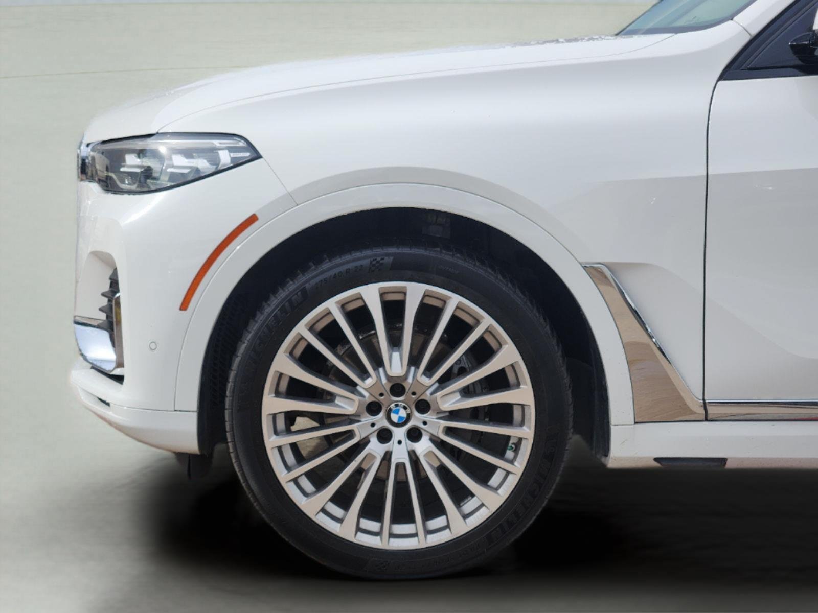 Used 2021 BMW X7 xDrive40i w/ Premium Package AWD/4WD image 9