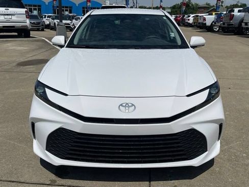 Used 2026 Toyota Camry LE w/ Convenience Package FWD image 5