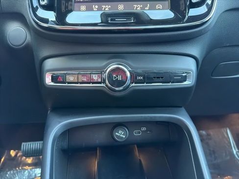 Used 2024 Volvo C40 Recharge Plus image 26