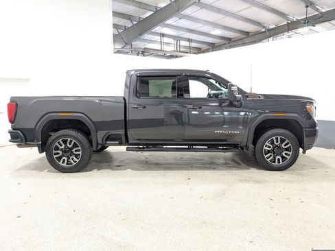 Used 2020 GMC Sierra 2500 AT4 w/ AT4 Premium Package AWD/4WD image 2