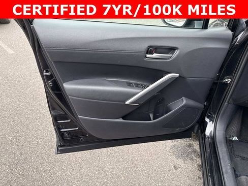 Used 2025 Toyota Corolla Cross XLE image 13