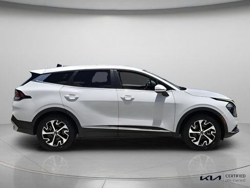 Certified 2023 Kia Sportage EX FWD image 4