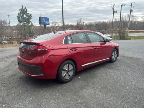 Used 2022 Hyundai Ioniq SE image 6