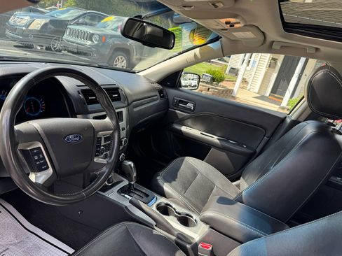 Used 2011 Ford Fusion SEL w/ Moons & Tunes Pkg image 4