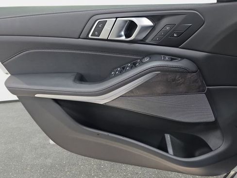 Certified 2025 BMW X5 xDrive40i w/ Climate Comfort Package image 23