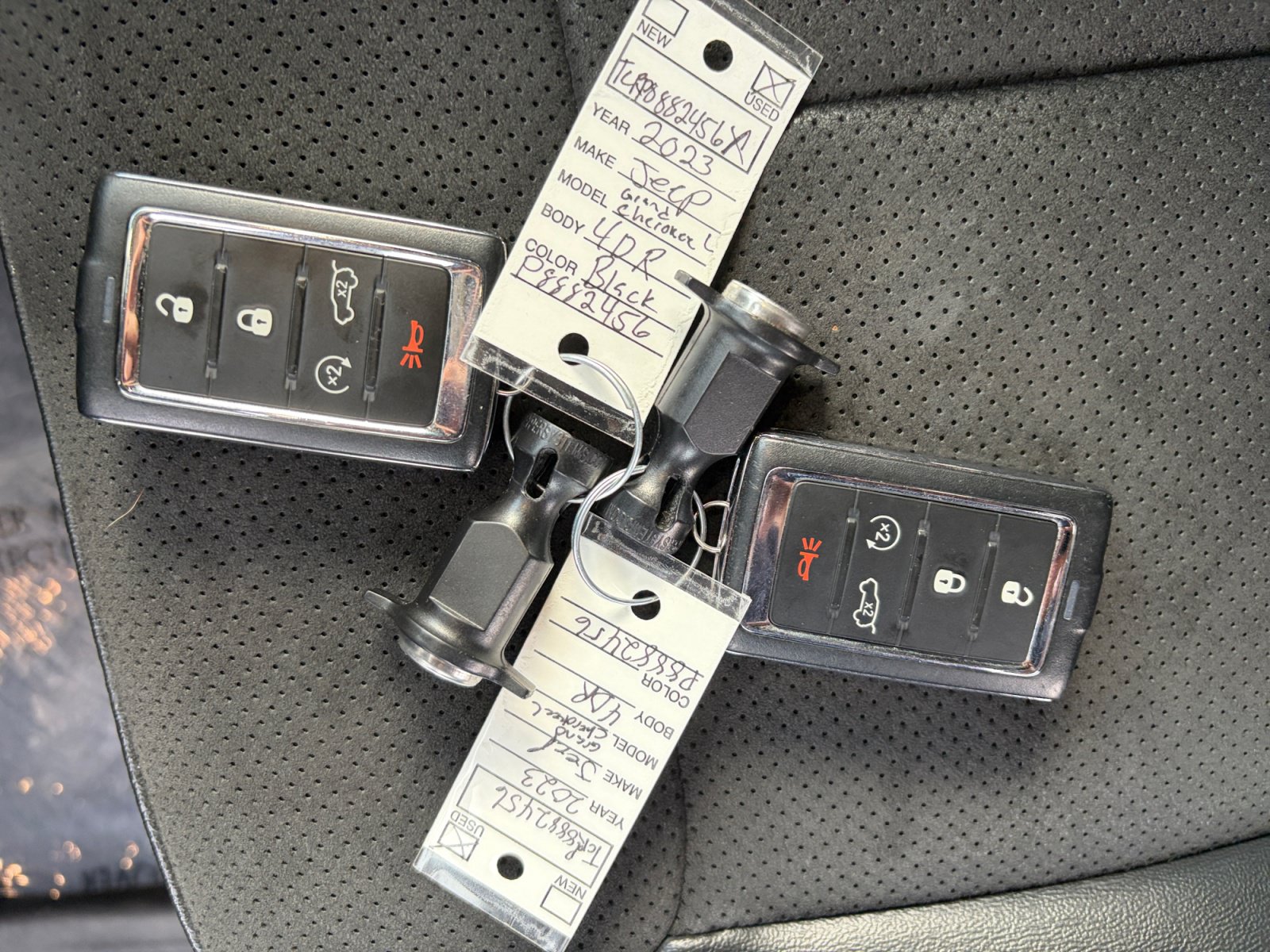 Used 2023 Jeep Grand Cherokee L Laredo AWD/4WD image 34