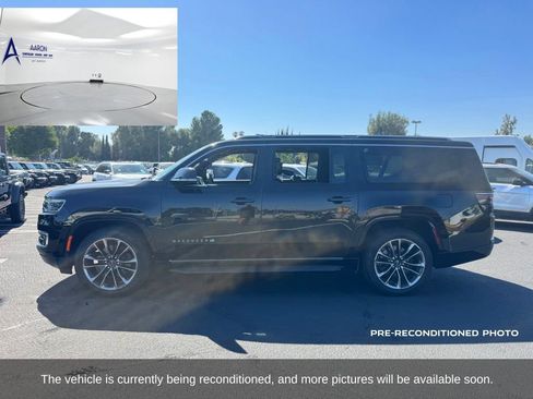 Used 2023 Jeep Wagoneer L Series II w/ Premium Group I AWD/4WD image 2