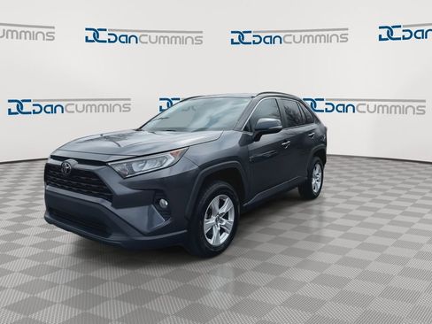 Used 2021 Toyota RAV4 XLE image 4
