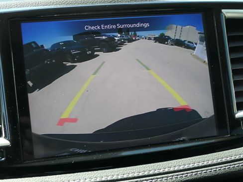 Used 2022 Chrysler Pacifica Touring-L FWD image 21
